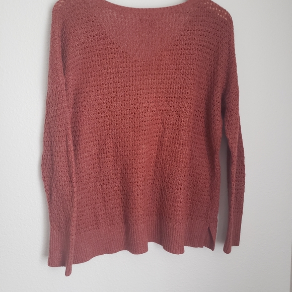 American Eagle Textured V-neck sweater - Picture 4 of 9